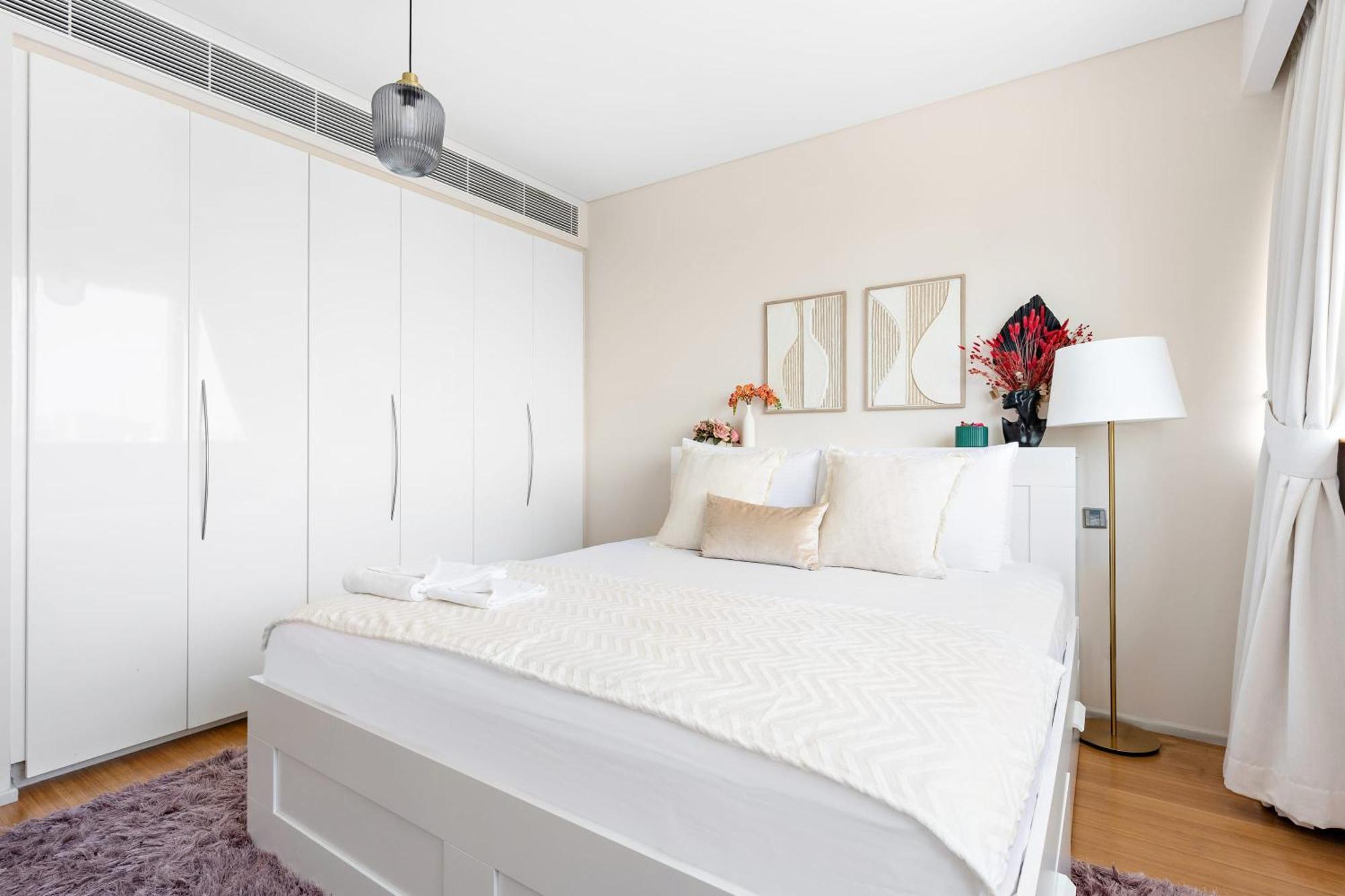 Silkhaus Modern 2bdr Near Banks Of Al Rahah Apartment