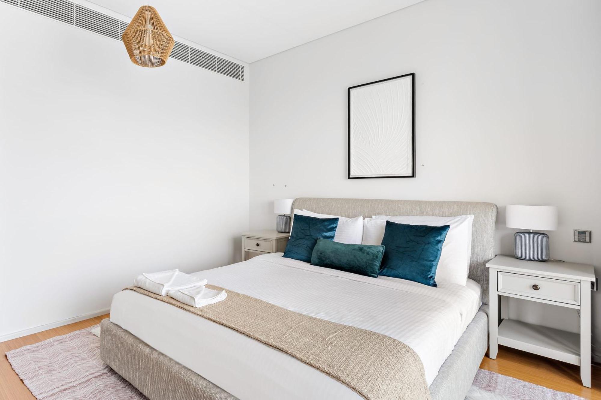 Apartment Silkhaus Modern 2bdr Near Banks Of Al Rahah