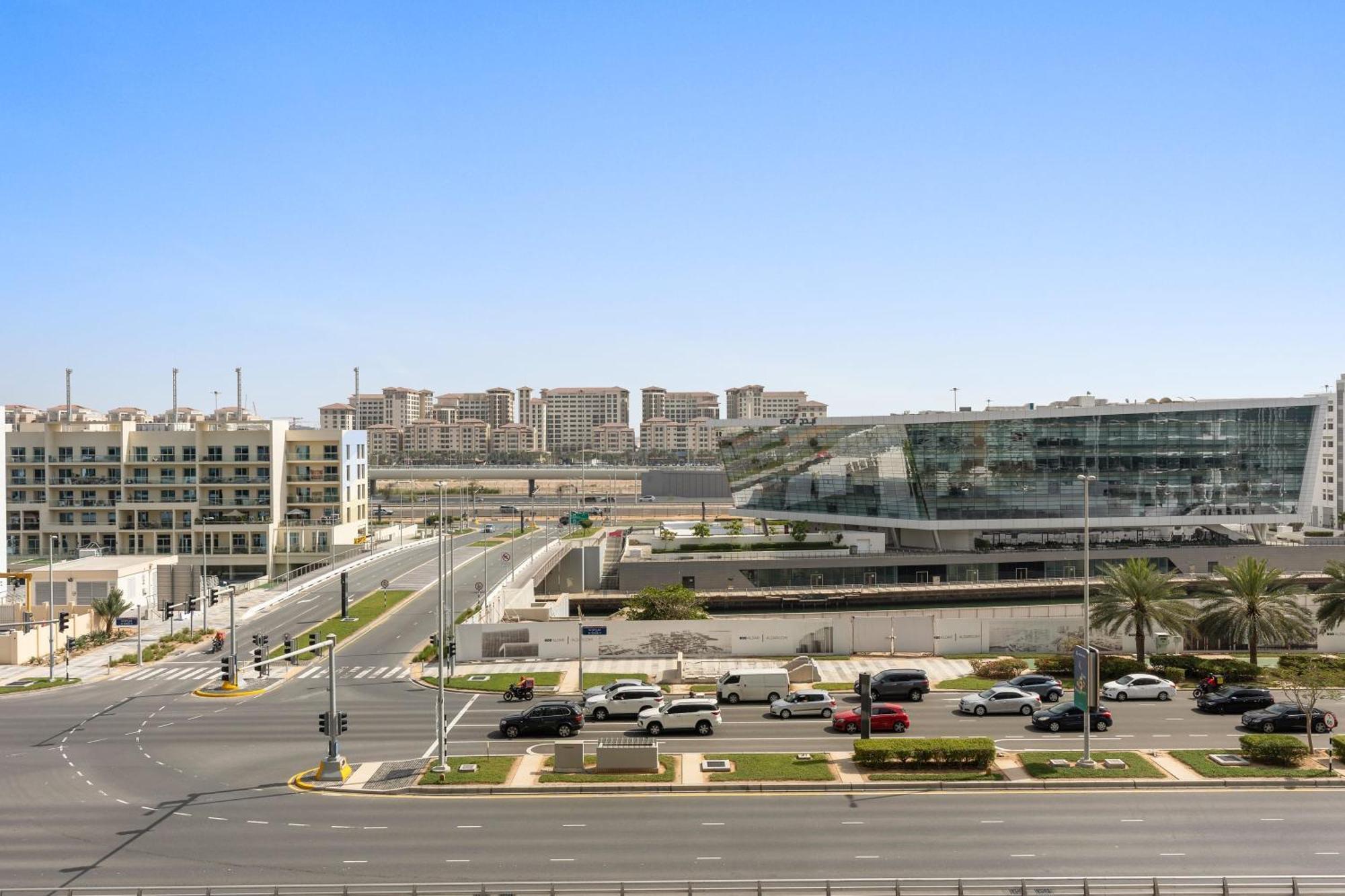 Apartment Silkhaus Modern 2bdr Near Banks Of Al Rahah